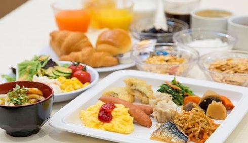 1日の始まりはホテルでゆっくりと朝食を。